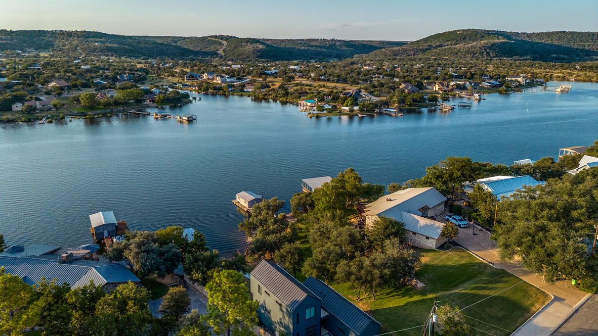 Lakefront Modern Farmhouse W/Heated Pool, Unreal Views. - Photo 6