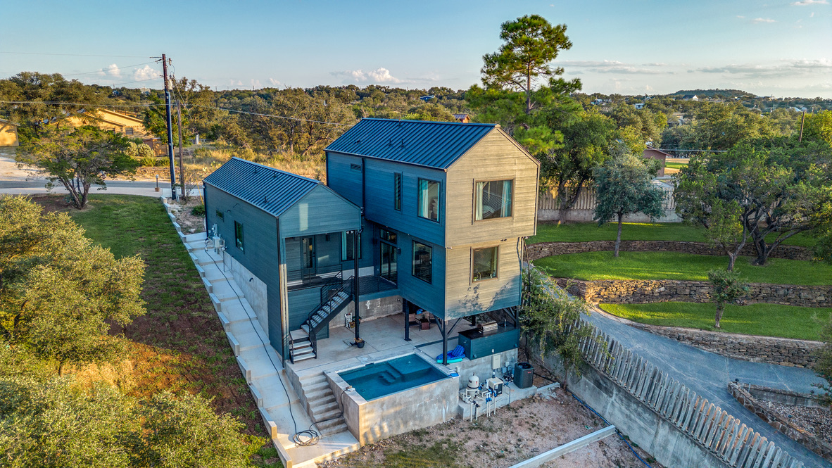 Lakefront Modern Farmhouse W/Heated Pool, Unreal Views. - Photo 2