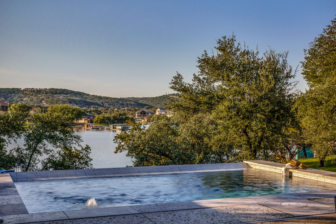 Lakefront Modern Farmhouse W/Heated Pool, Unreal Views. - Photo 5