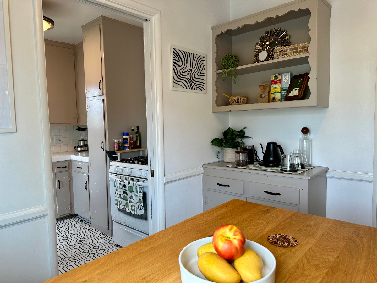 Bright and Central 1bd w/Permitted Street Parking - Photo 5