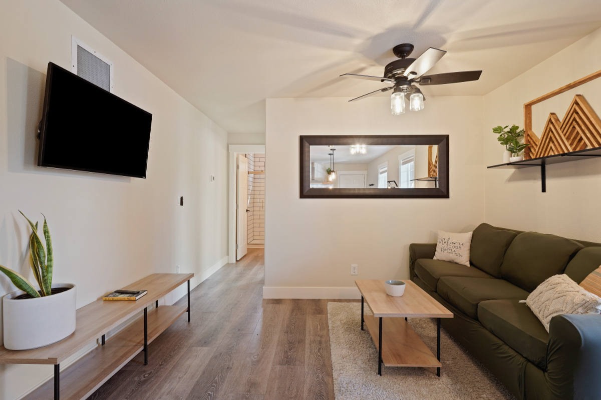 New West-Side Private Suite - Photo 4