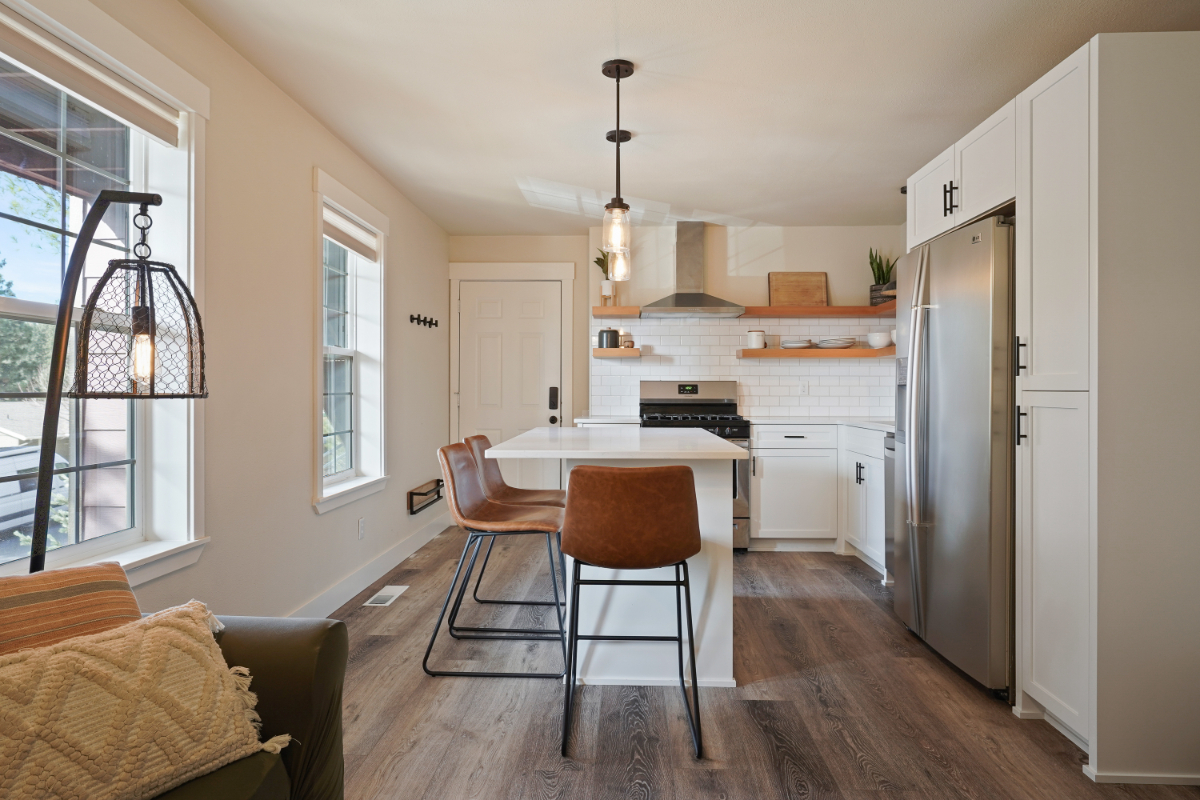 New West-Side Private Suite - Photo 6