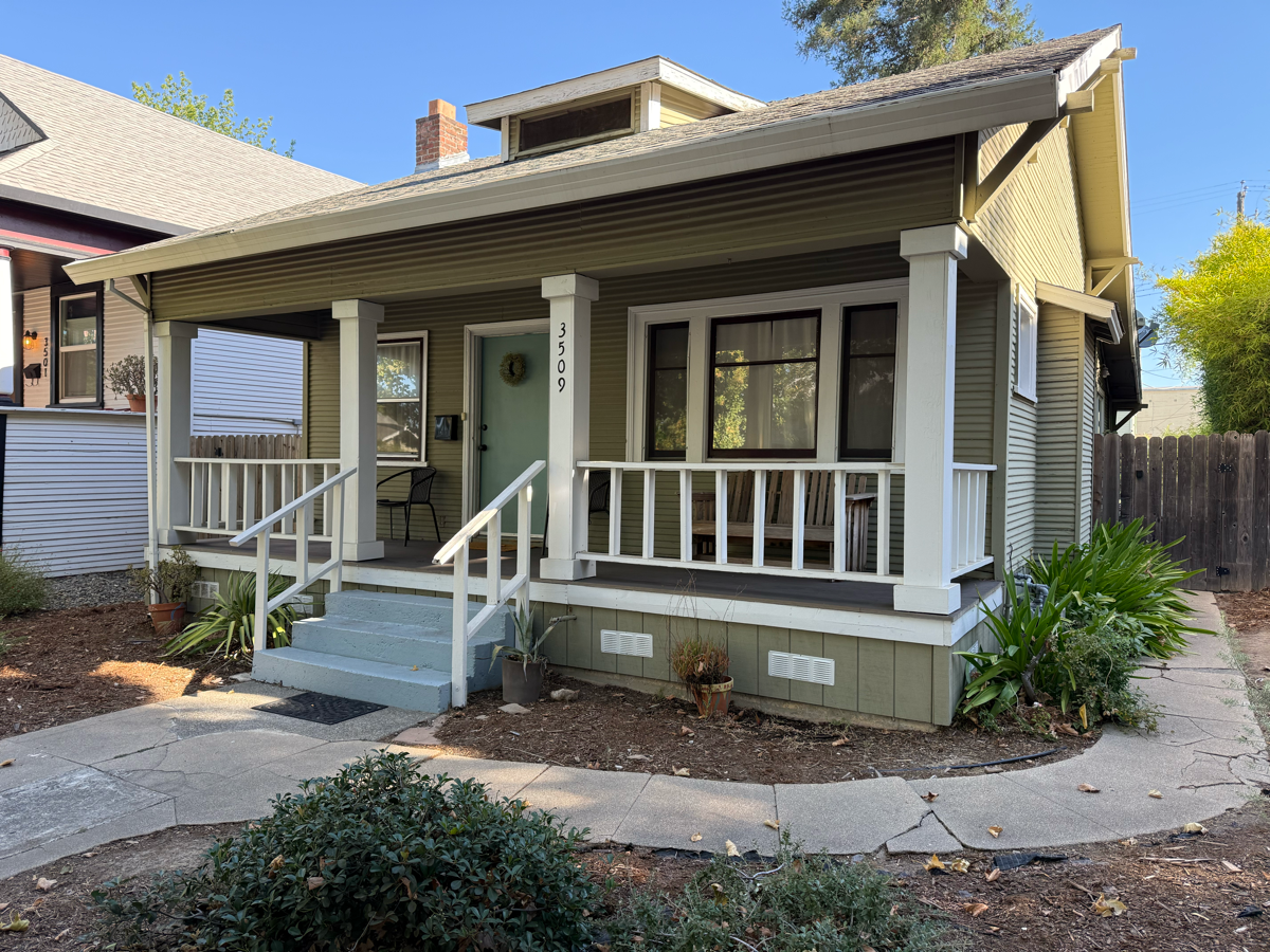 Cozy Craftsman, .08 Mile from UC Davis Med Center - Photo 5