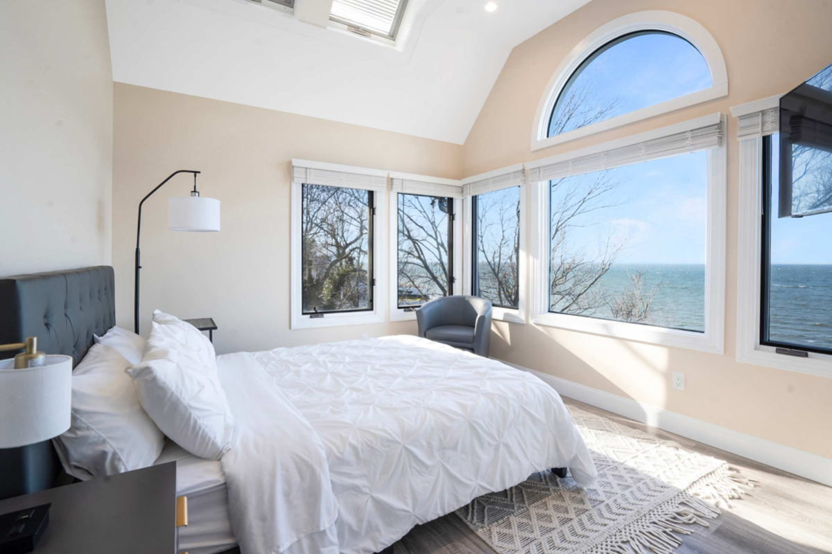 Coastal Retreat Waterfront, Deck, Awesome Views - Photo 4