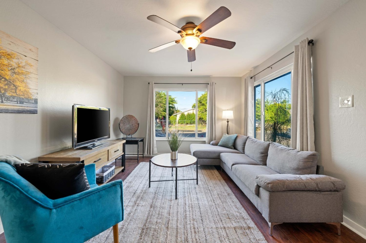 Convenient with everyday access to major employers, schools, and transit routes, duplex each with 2 spacious bedrooms, 1 full... - Photo 1