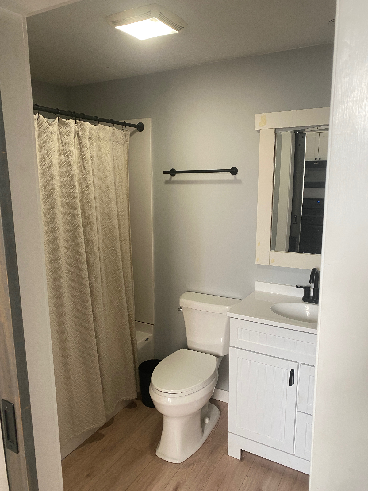 Fully Furnished One Bedroom Apartment 304-283-6690 - Photo 4