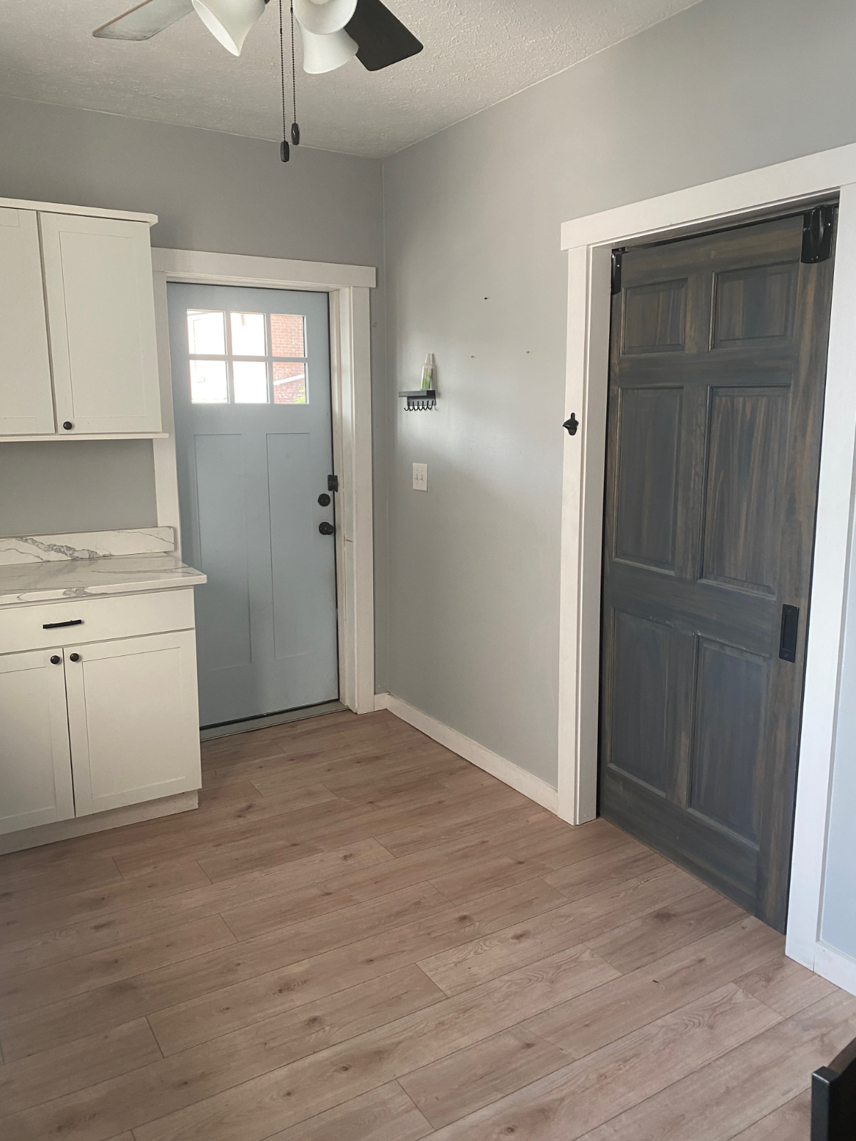Fully Furnished One Bedroom Apartment 304-283-6690 - Photo 2