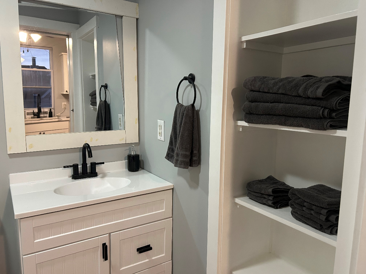 Fully Furnished One Bedroom Apartment 304-283-6690 - Photo 5