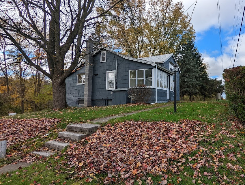 Private Home in Finger Lakes-close to hospital - Photo 1