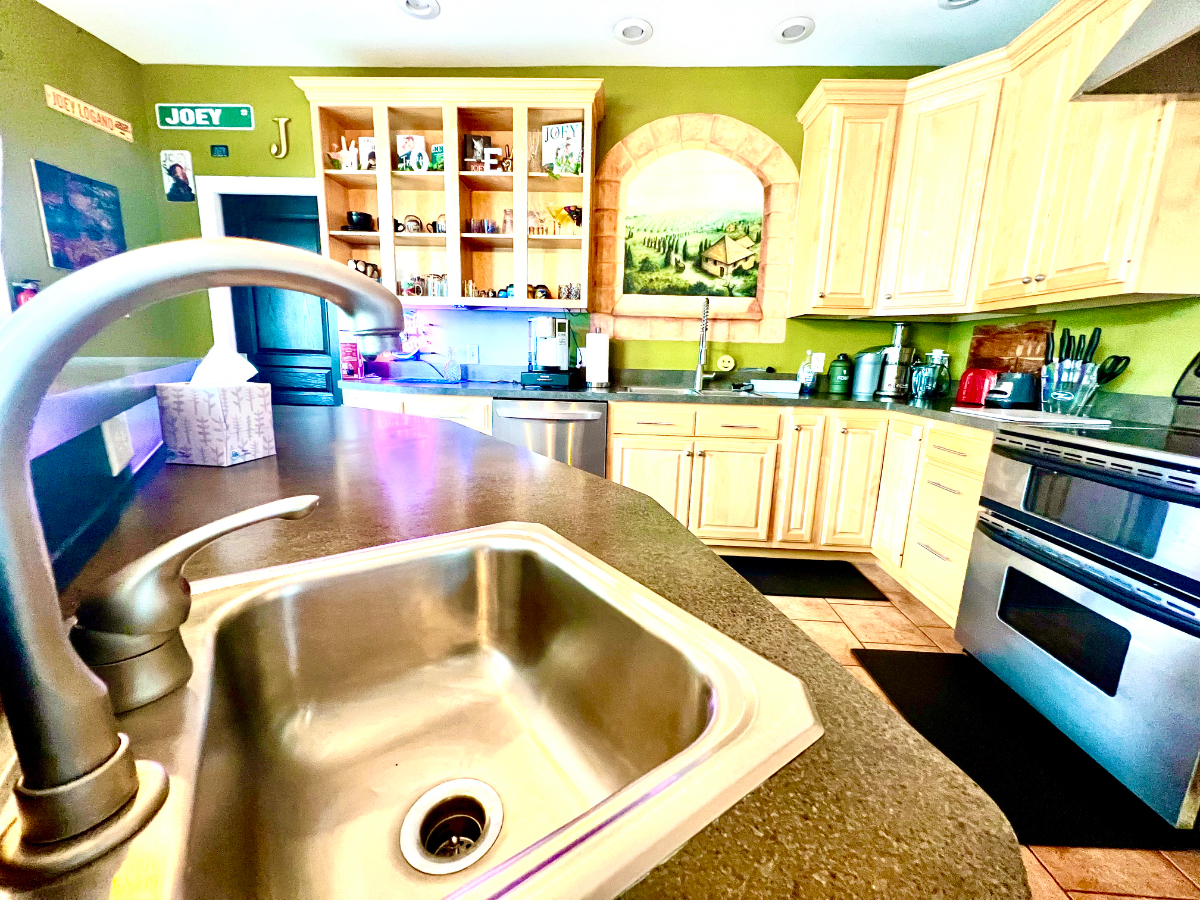 Batavia Premium Rentals - Photo 5