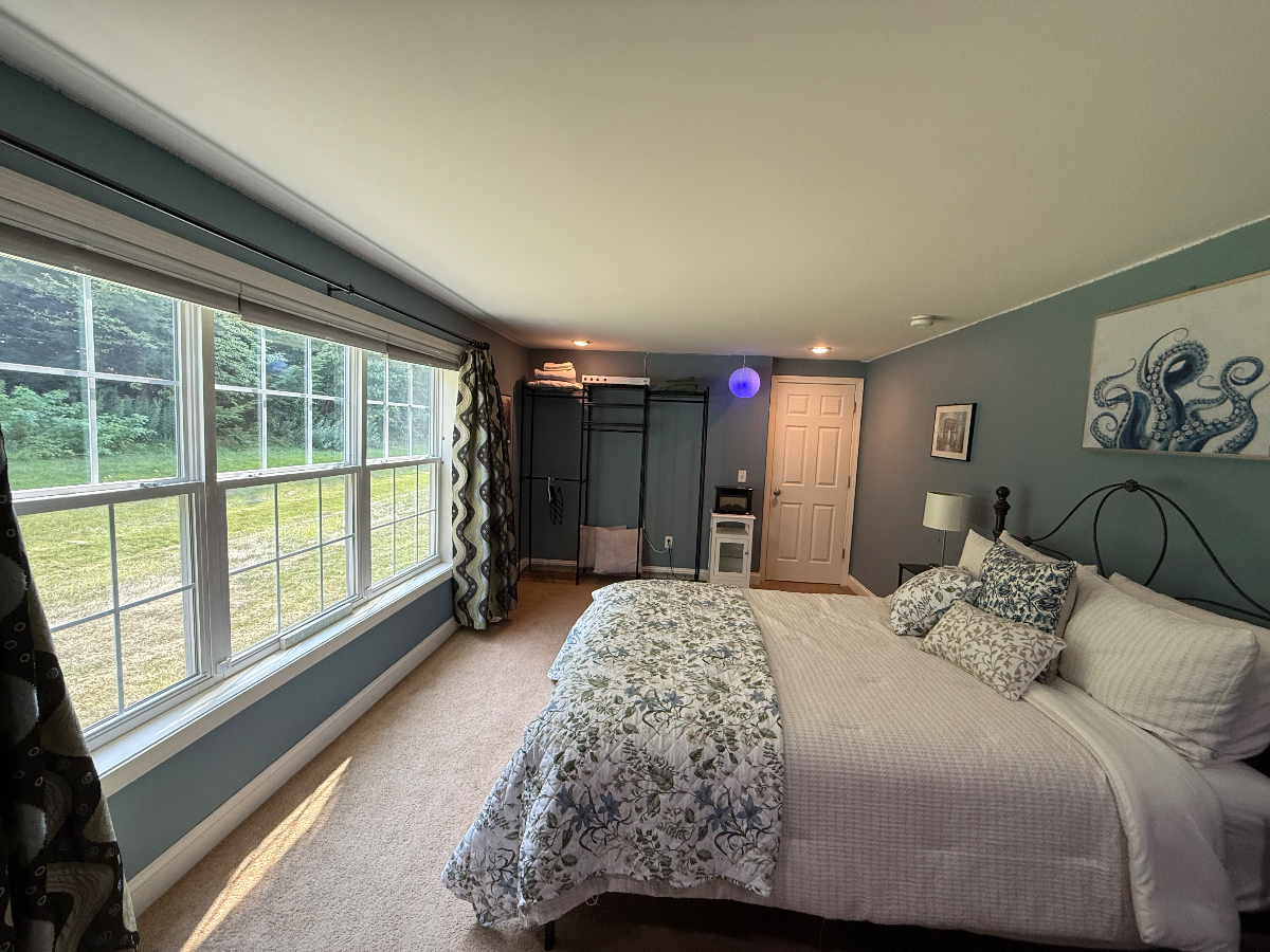 Excellent Rental with over 1000sq feet of living space and privacy - Photo 3