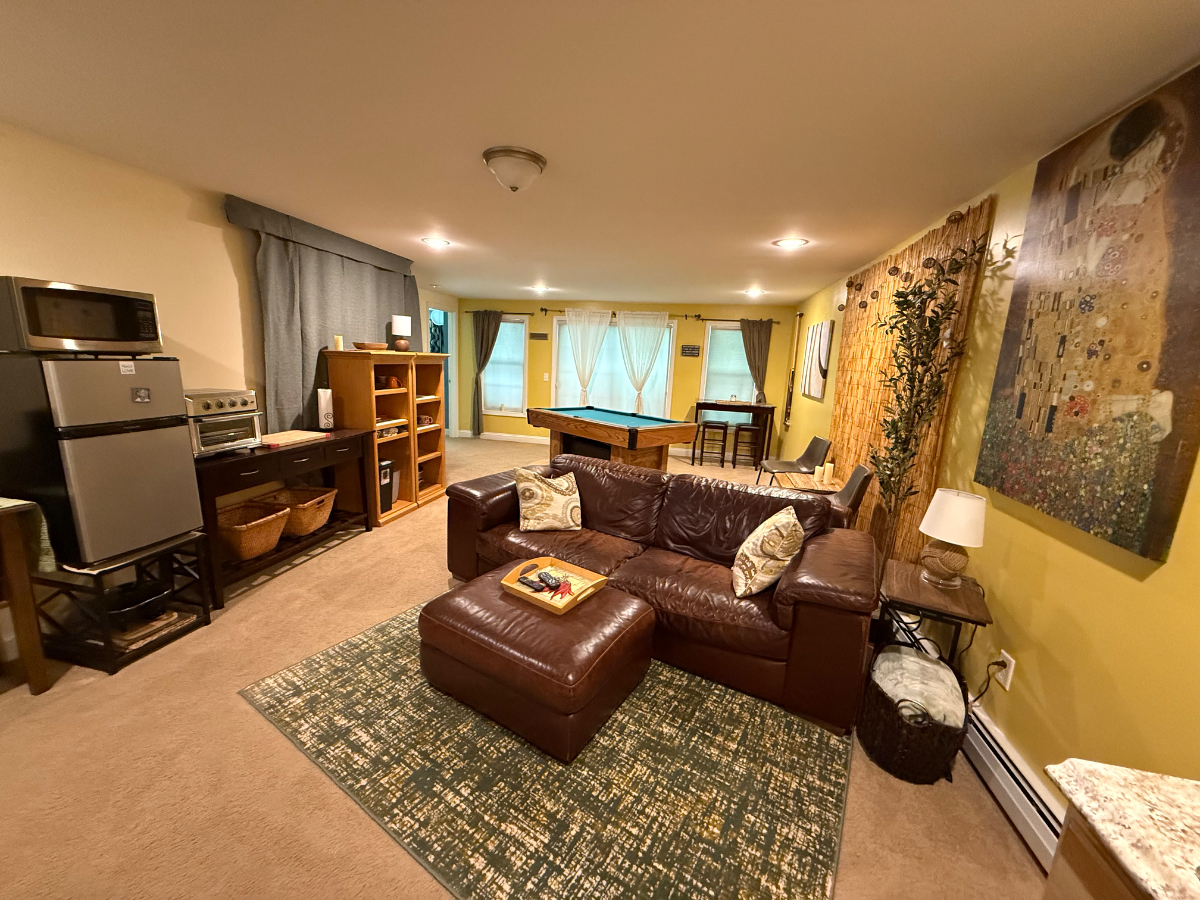 Excellent Rental with over 1000sq feet of living space and privacy - Photo 1
