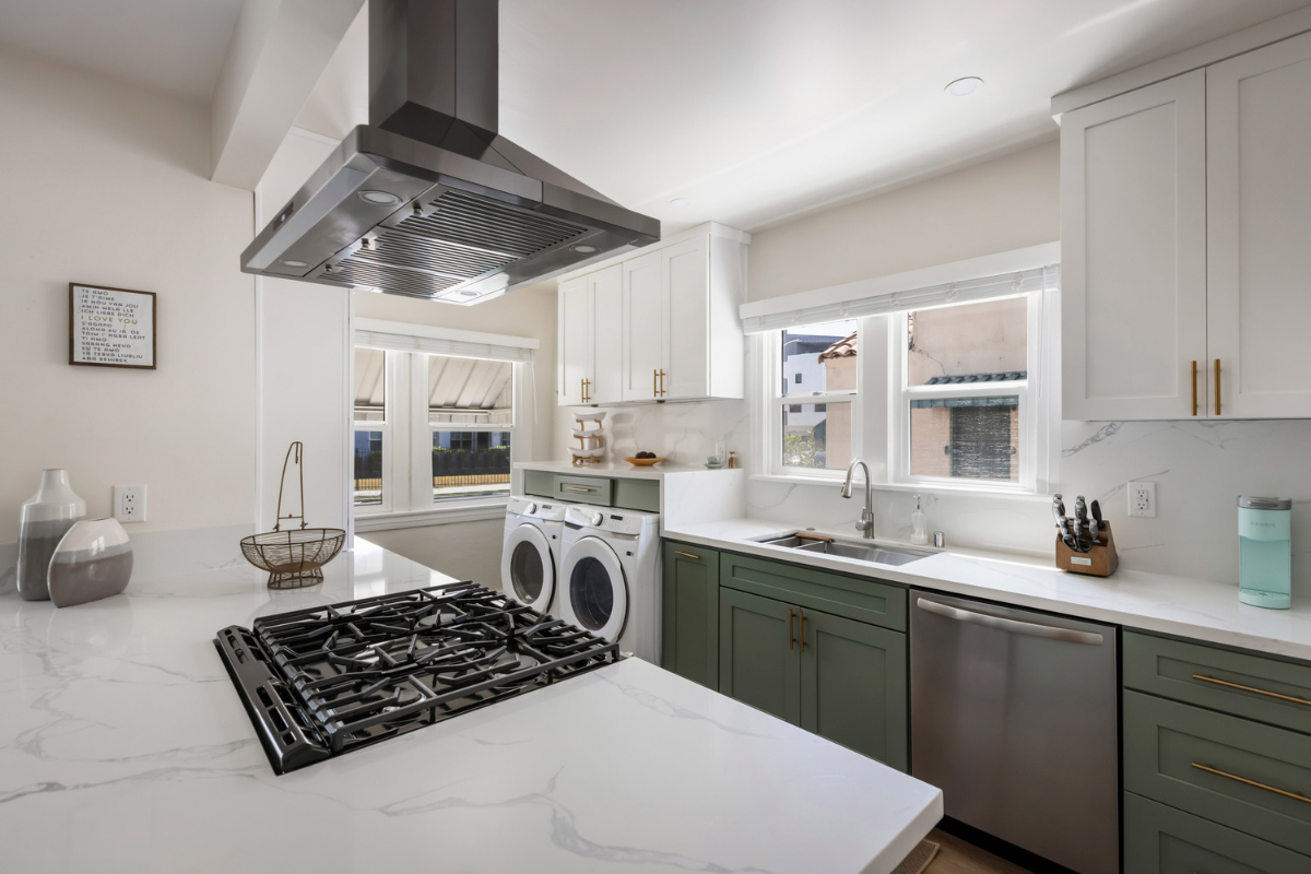 Bright and Modern Mid-City 2 bedroom - Photo 4