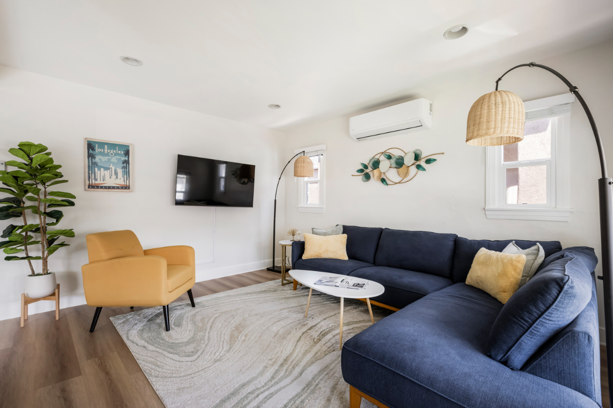 Bright and Modern Mid-City 2 bedroom - Photo 2
