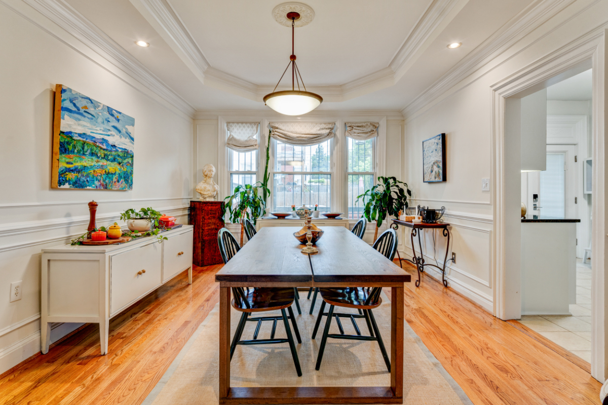 Beautiful, Super convenient to downtown DC, Calm, serene 3 bedroom, 2.5 bath Home - Photo 7