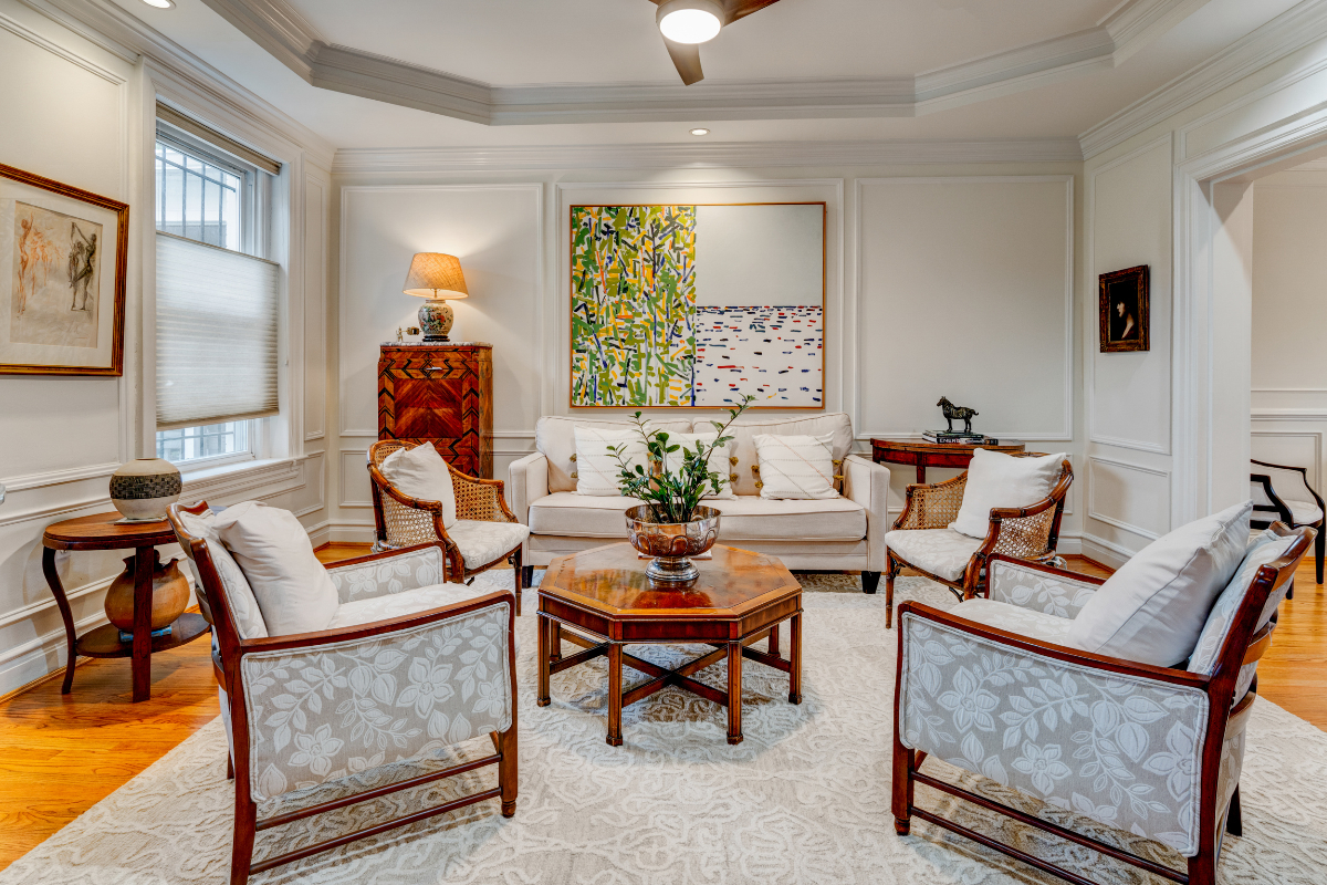 Beautiful, Super convenient to downtown DC, Calm, serene 3 bedroom, 2.5 bath Home - Photo 6