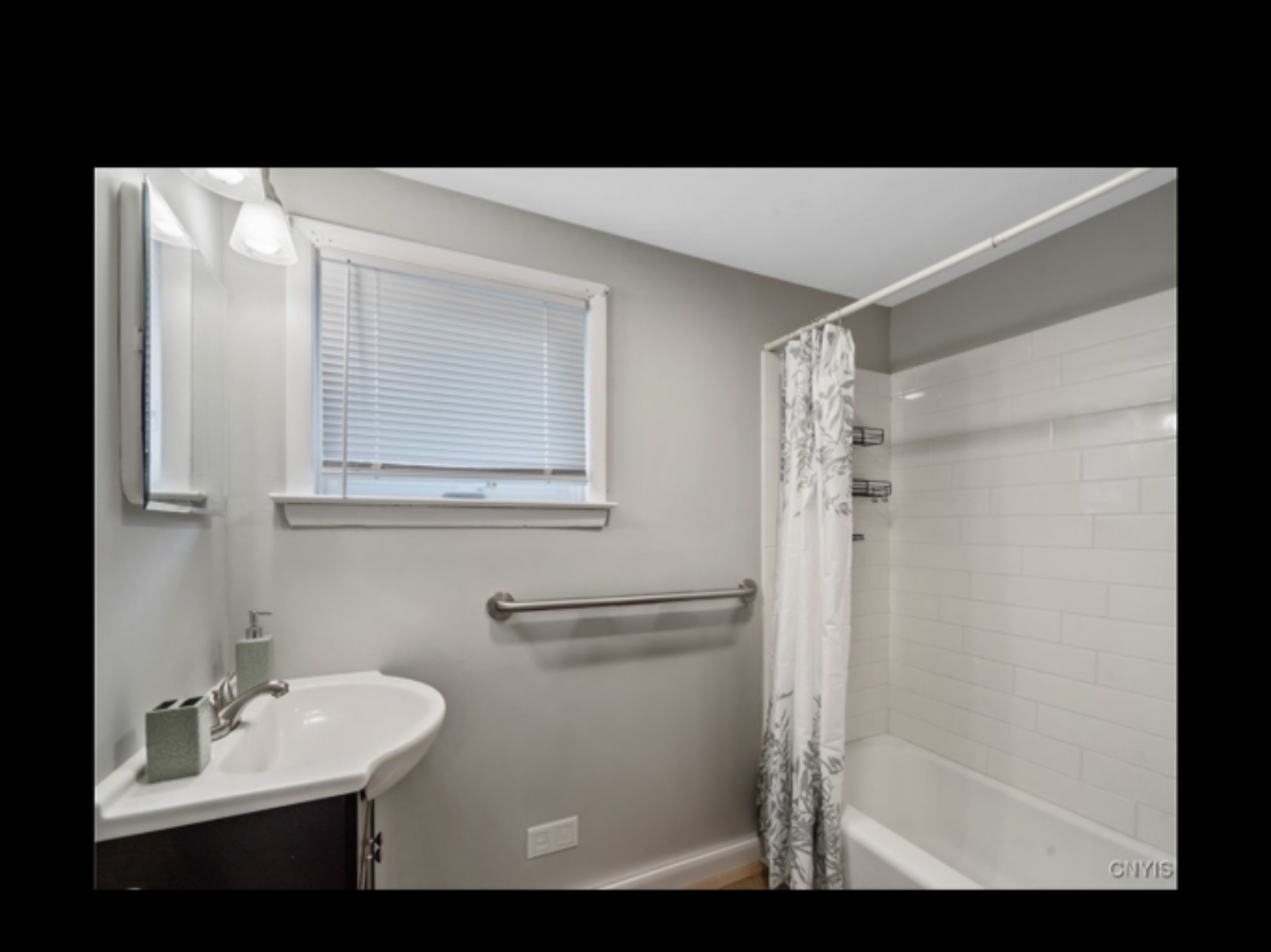 Cozy One Bedroom House - Photo 4