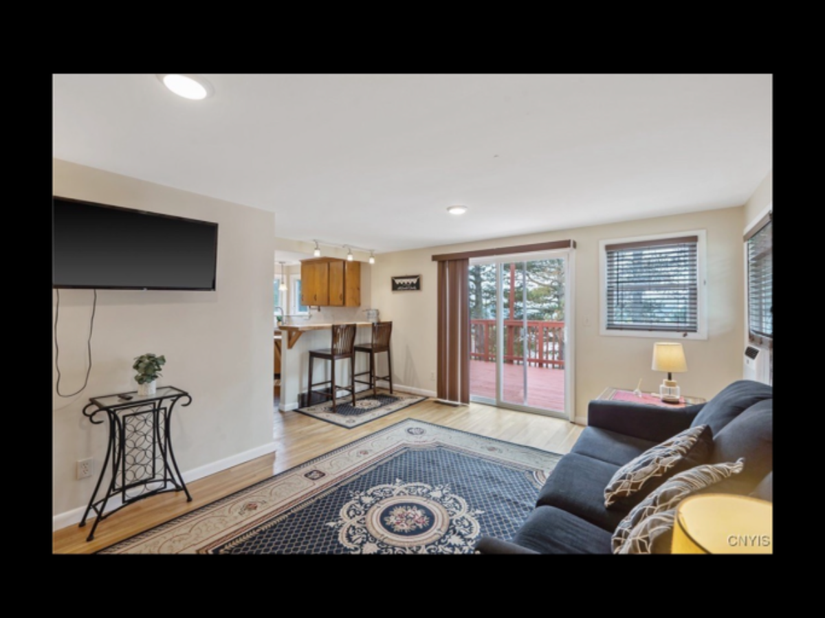Cozy One Bedroom House - Photo 3