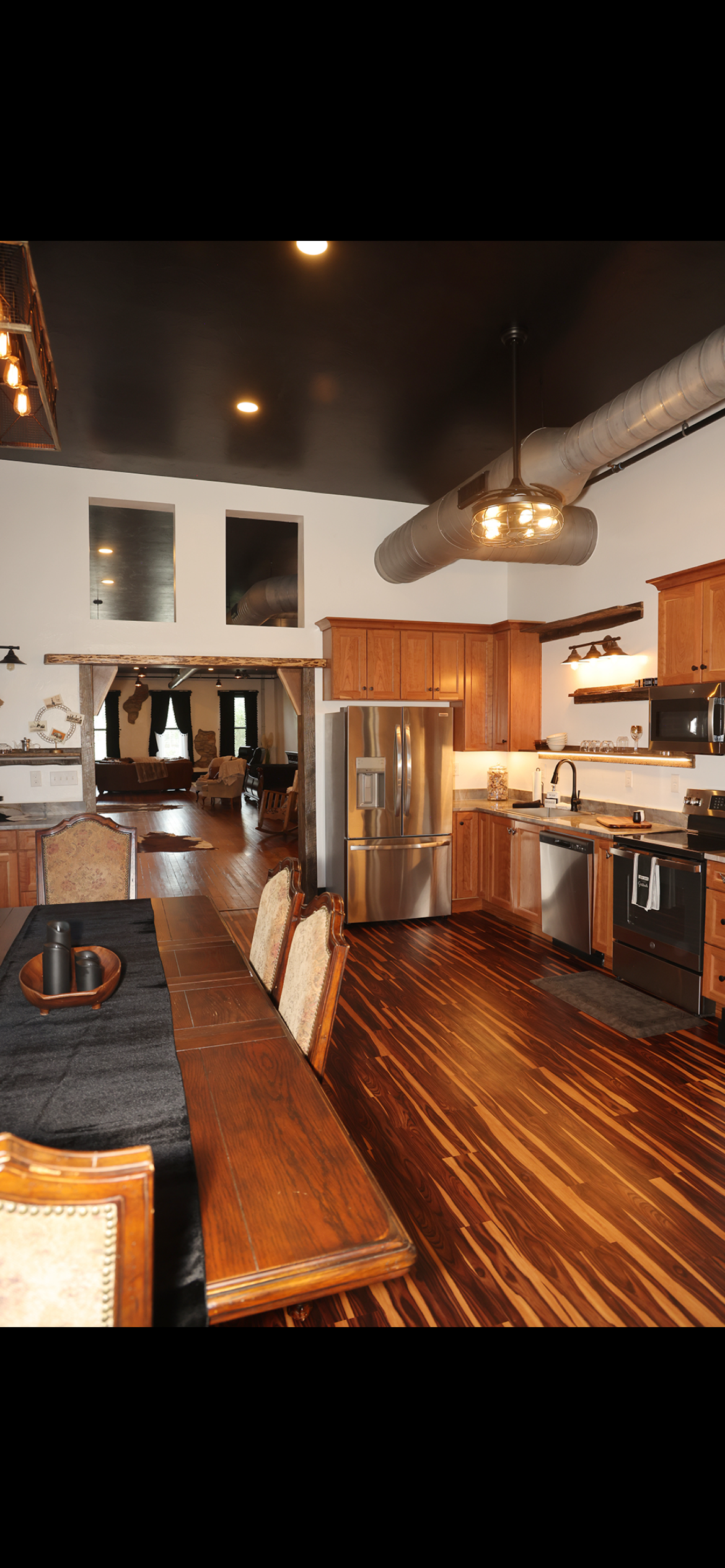 The Penthouse - Photo 4