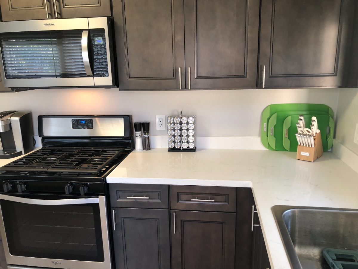 Beautiful Furnished 2 Bed/1 Bath Home in Hillcrest with Fenced Yard - Walking Distance to UCSD (Hillcrest) and Mercy Hospitals - Photo 4