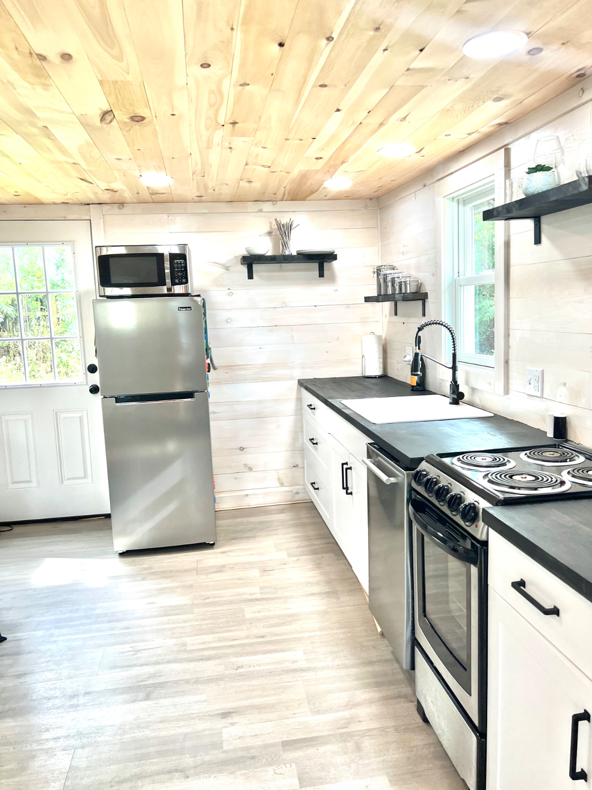 cozy village cottage - Photo 4