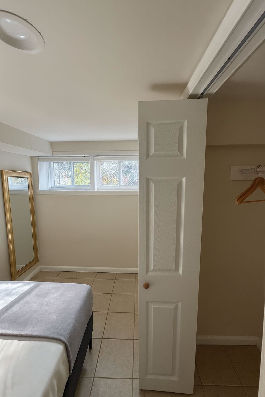 Rare Find 1-Bedroom with Separate Living, Dining & Guest Sleeper. - Photo 4