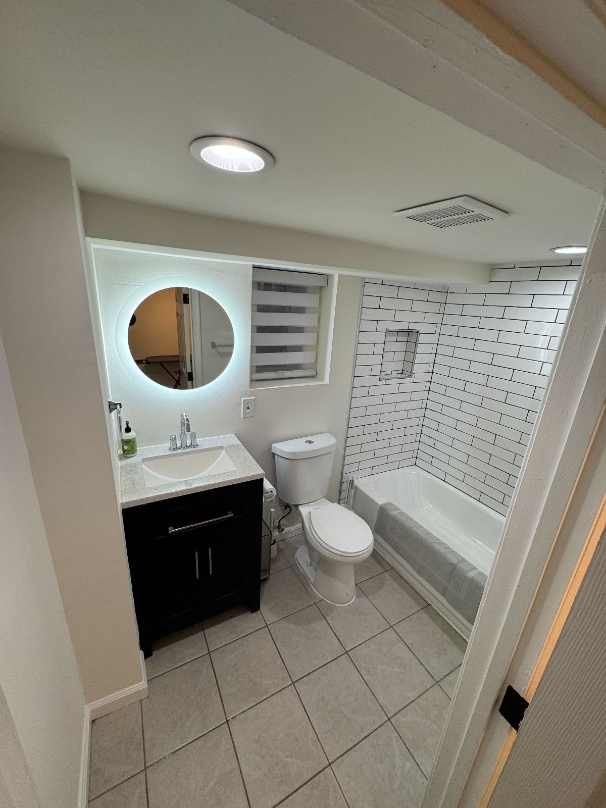 Rare Find 1-Bedroom with Separate Living, Dining & Guest Sleeper. - Photo 7
