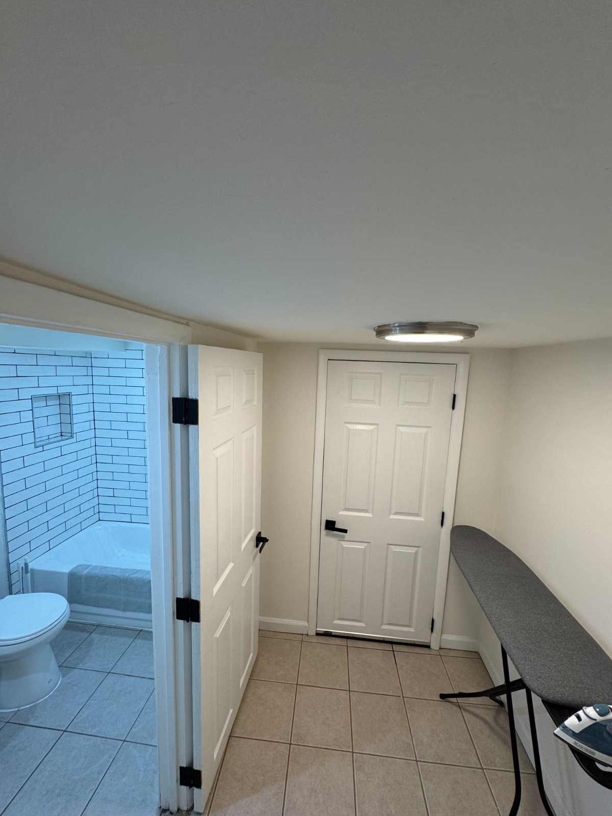 Rare Find 1-Bedroom with Separate Living, Dining & Guest Sleeper. - Photo 8