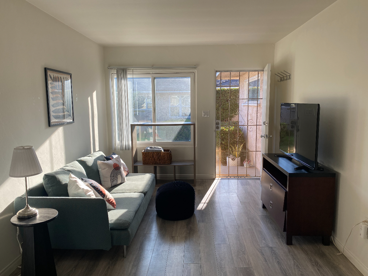 2 BLOCKS FROM BEACH - FULLY FURNISHED & UPDATED - Photo 1