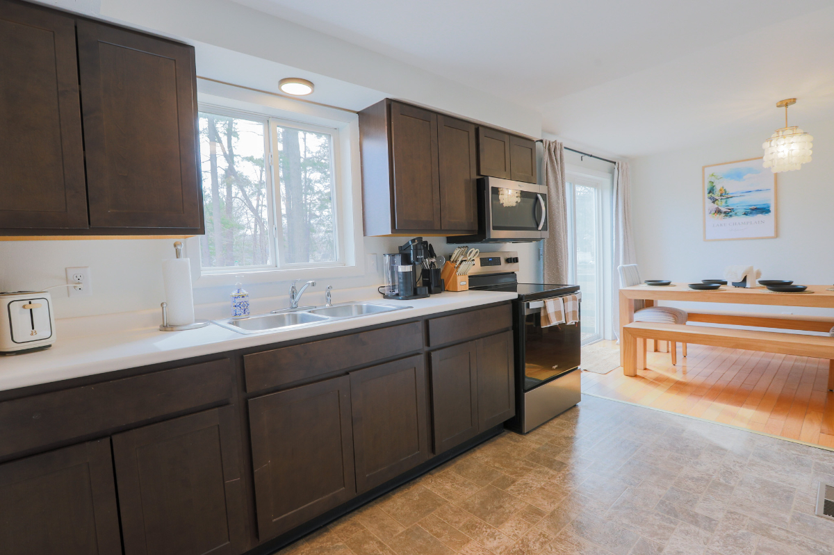 Lake Champlain Retreat - Tucked Away Tranquility - Photo 6