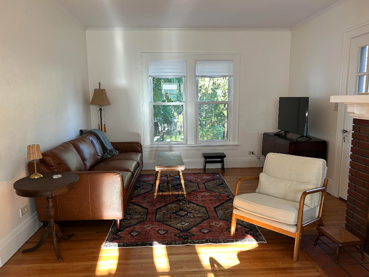 Charming Castle Heights Fully Renovated 1930s Home with 3BR/2.5BA Awaits You - Photo 1