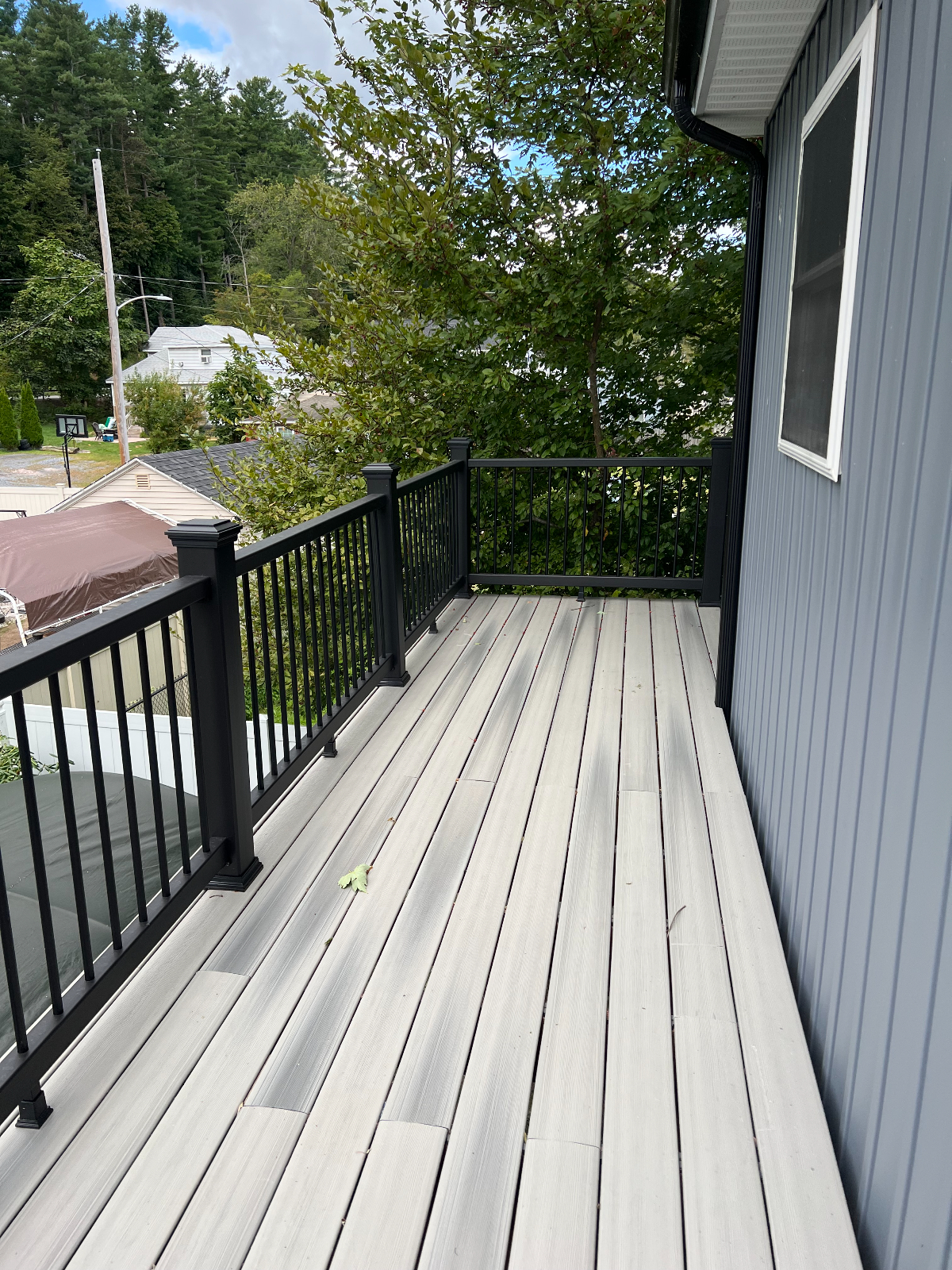 Lake House Studio Apartment - Photo 9