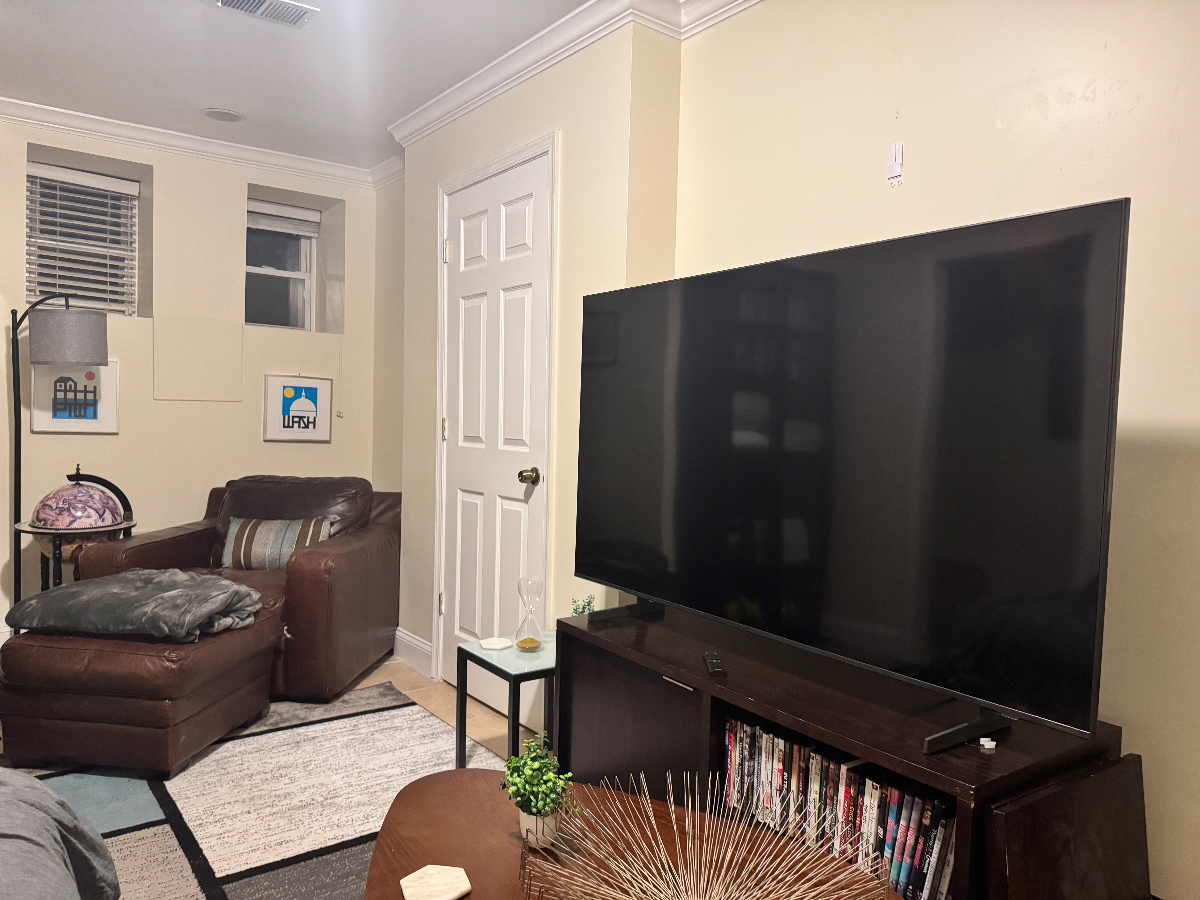 Chic Urban Two Bedroom Apt - Photo 7