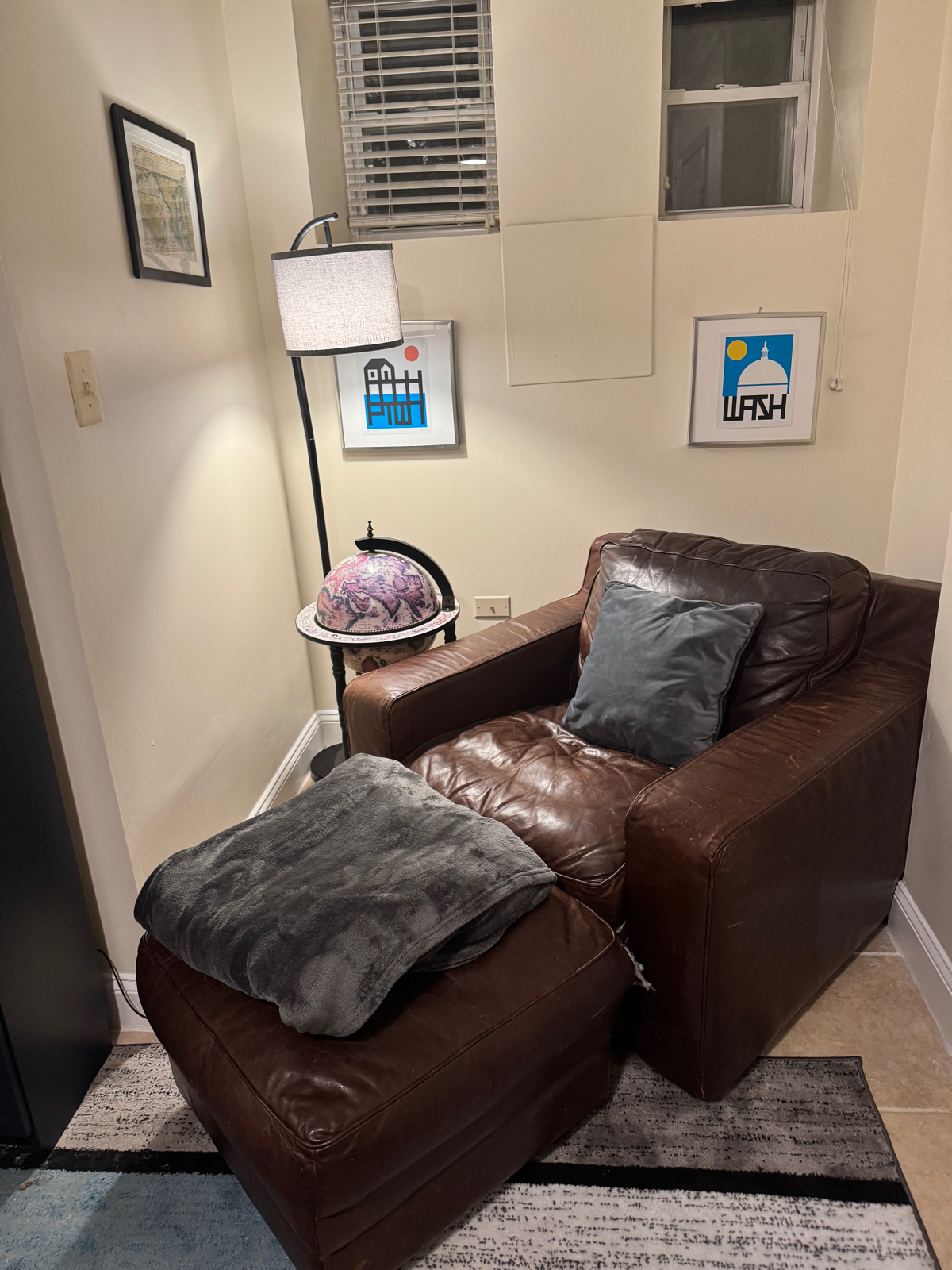 Chic Urban Two Bedroom Apt - Photo 9