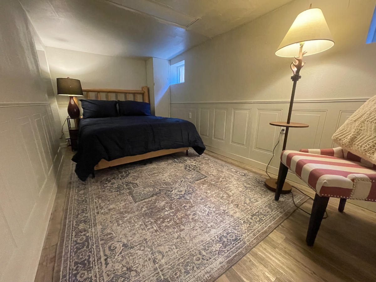 Travel Nurse Ready, 3BR, Garage, Queen Mattresses 2 Blocks to Banner Medical - Photo 3
