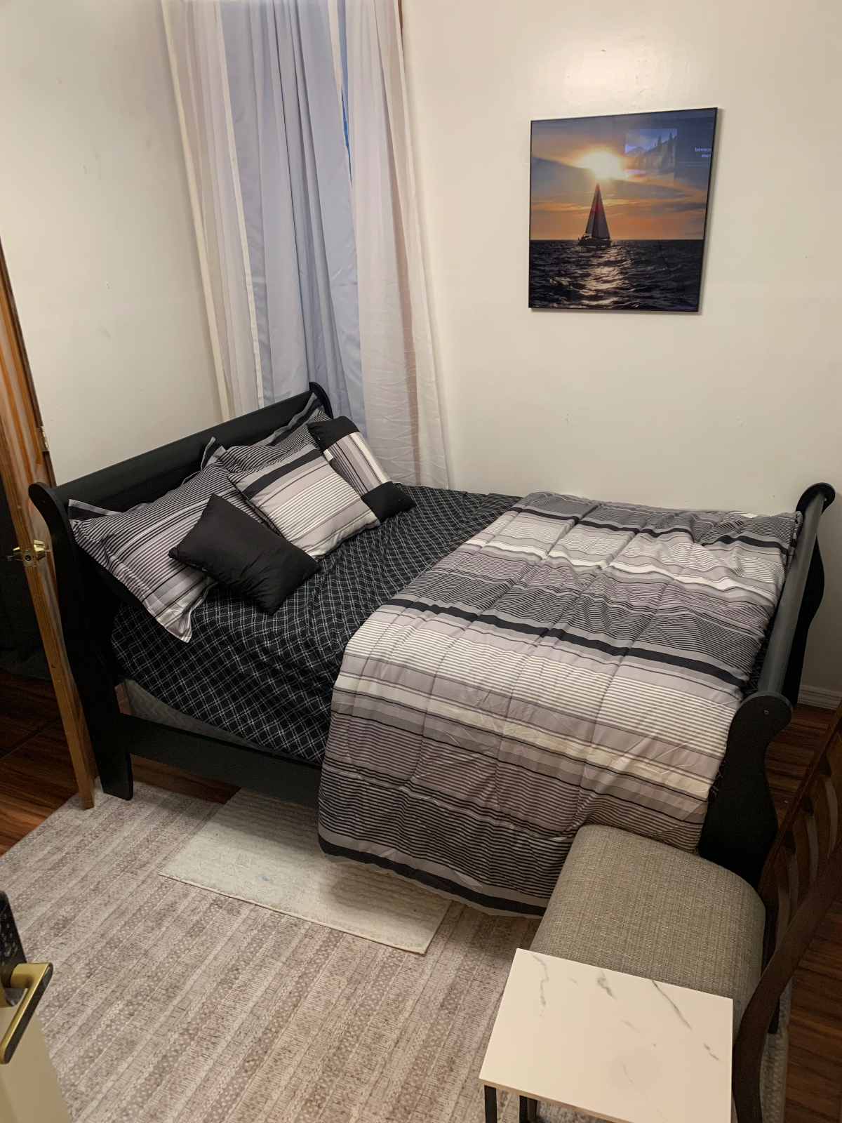 Ijay beautiful home in Brooklyn near major hospitals and train stations. - Photo 4