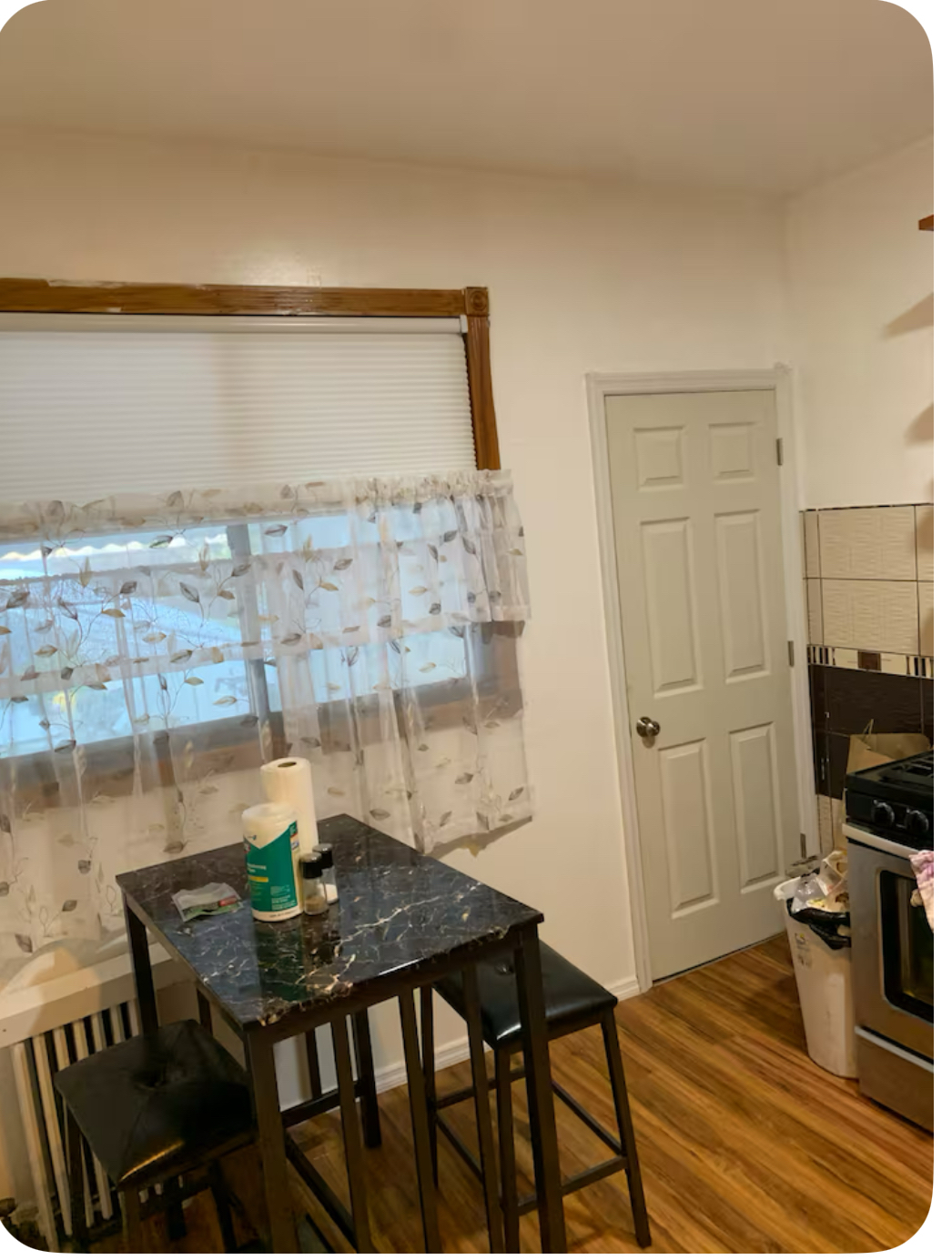 Ijay beautiful home in Brooklyn near major hospitals and train stations. - Photo 8