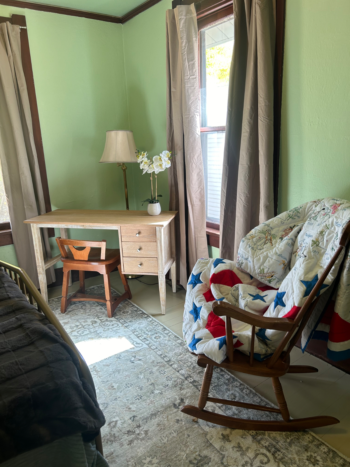 Warm and Welcoming 2B Stay - Photo 2