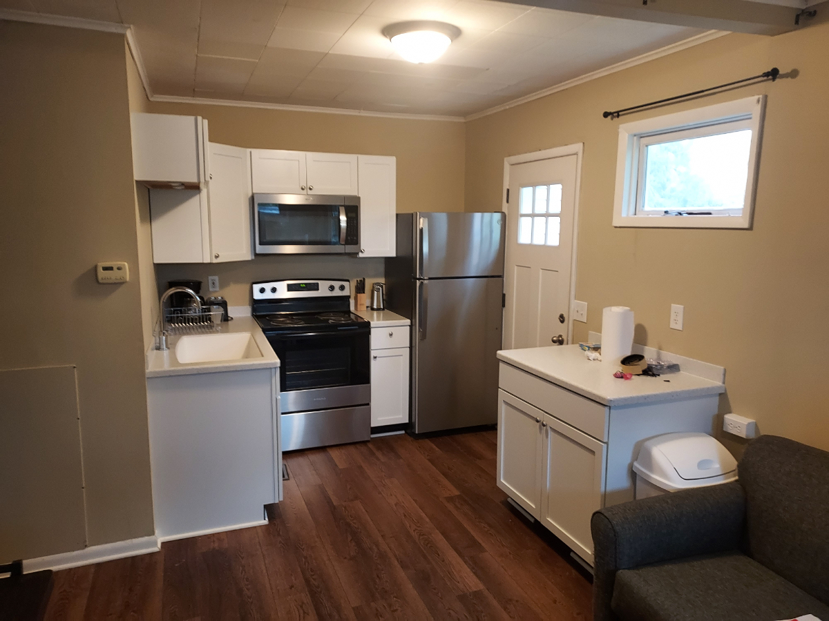 Cozy 1BR/1BA Apartment -- Great Location Near Keuka Lake, Hospitals, Shopping & More - Photo 1