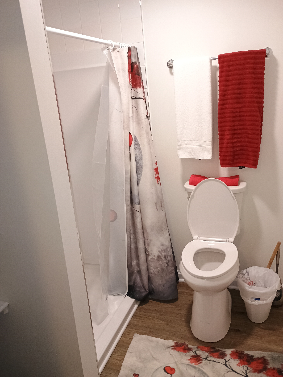 Furnished Studio with Full Kitchen and Private Laundry - Photo 10