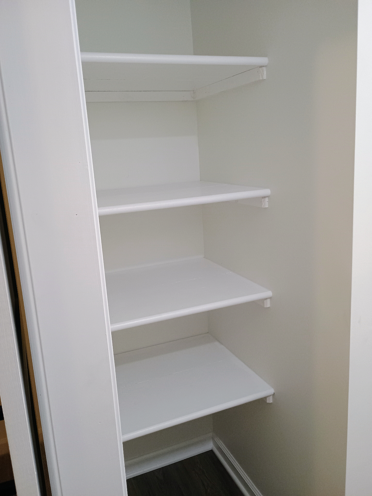 Furnished Studio with Full Kitchen and Private Laundry - Photo 9
