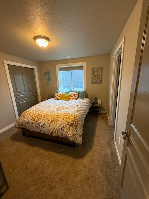 Peaceful room and large bath. - Photo 3