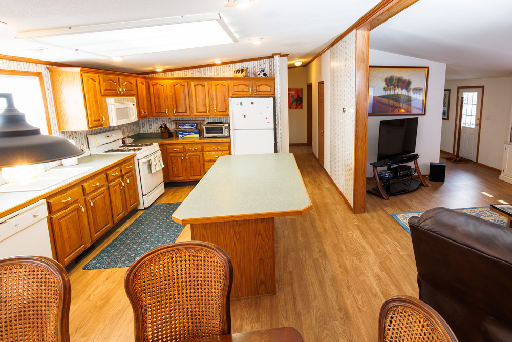 Spacious 3BR/2BA Hilltop Retreat with Stunning Views - Perfect for Travel Nurses & Professionals - Photo 3