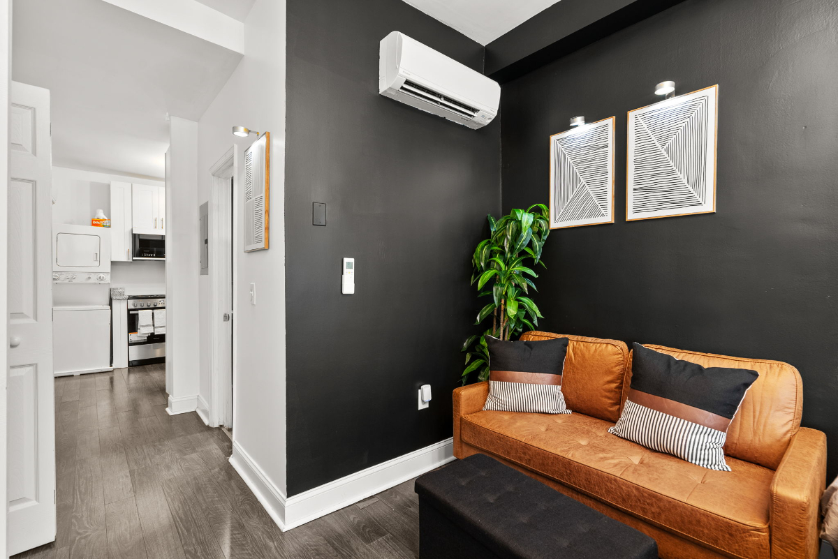 Stylish Studio Close to Metro & Downtown - Photo 6