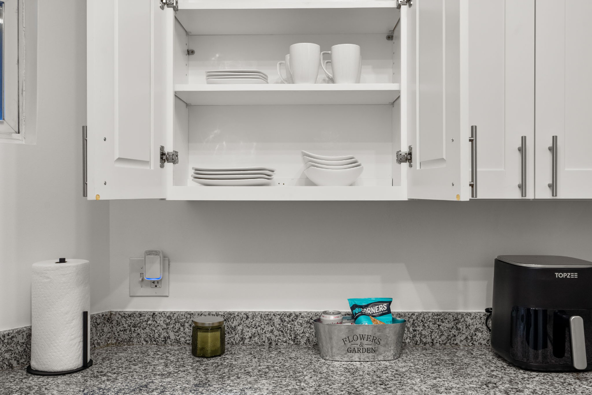 Stylish Studio Close to Metro & Downtown - Photo 4