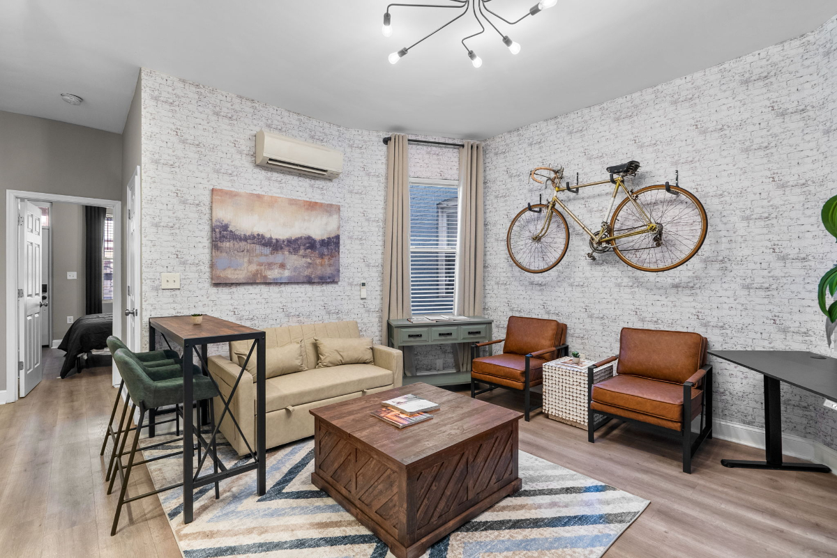 Stylish Studio Close to Metro & Downtown - Photo 7