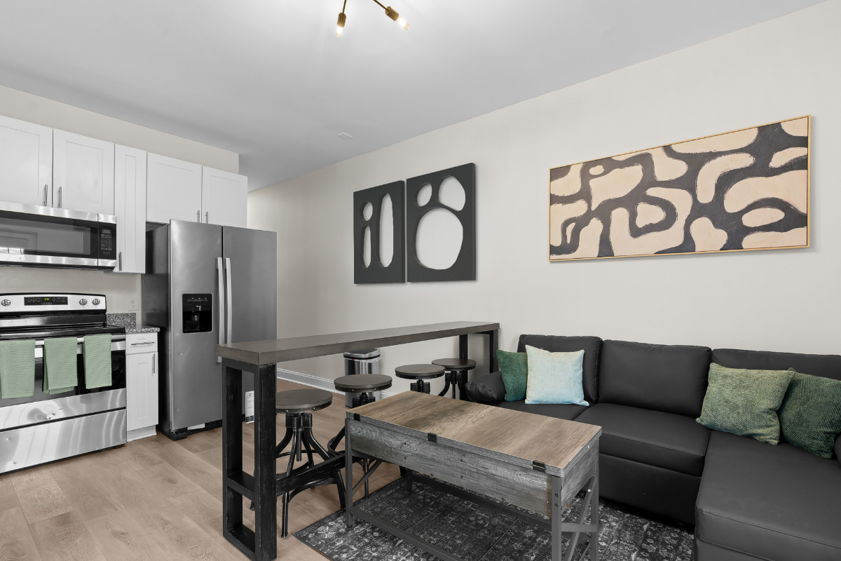Stylish Studio Close to Metro & Downtown - Photo 8