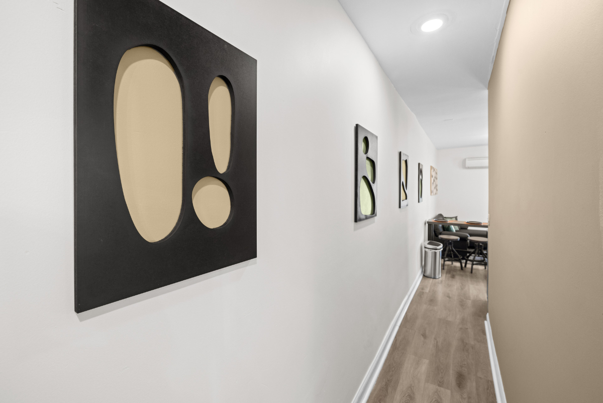 Stylish Studio Close to Metro & Downtown - Photo 2