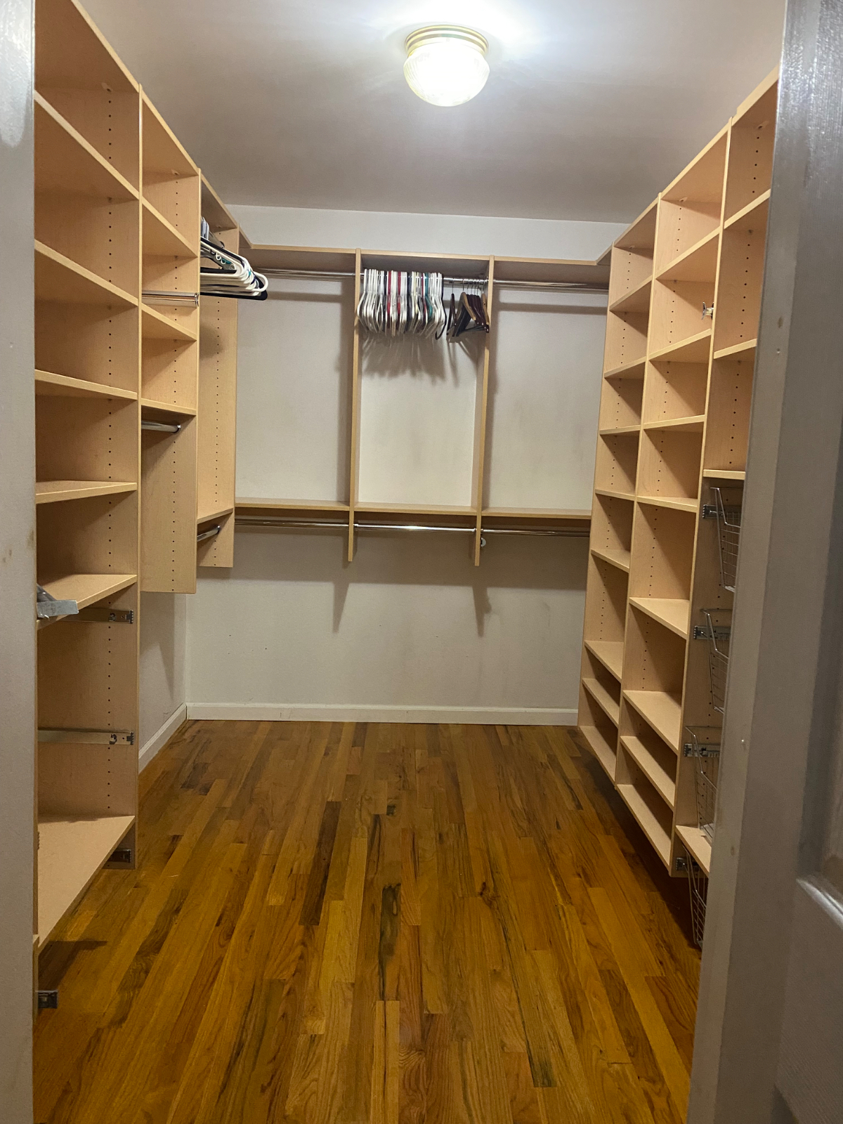 Spacious Private Suite Ideal for Traveling Nurses & Professionals - Photo 5