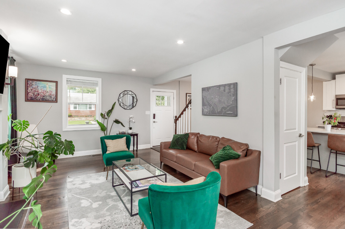 Spacious Michigan Park Home - Photo 4